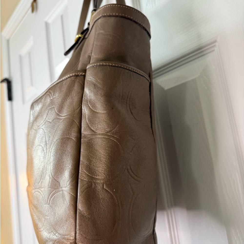 Coach Gallery Gold/Copper Shoulderbag - Picture 8 of 9